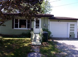 19 Saint Lawrence Ave, Alexandria Bay, NY 13607
