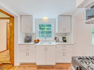 14 Roseland Ave, Warren, NJ 07059