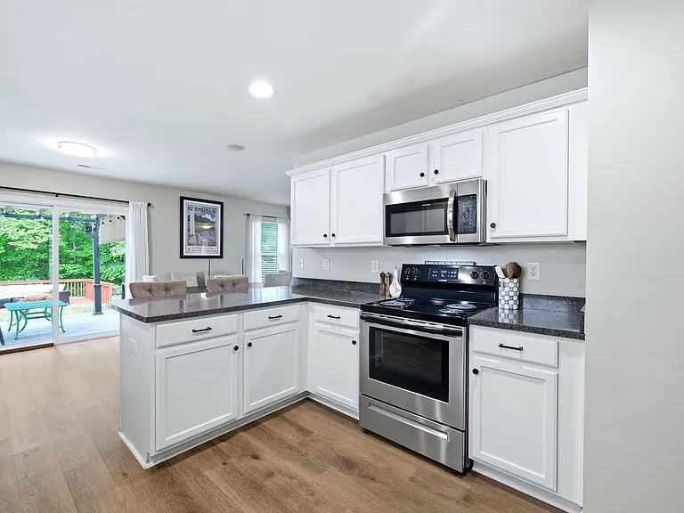 1002 Mearn Rd — Photo 11