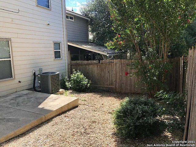 3 bed, 2.5 bath, 1546 sqft, $1,795 — Photo 2