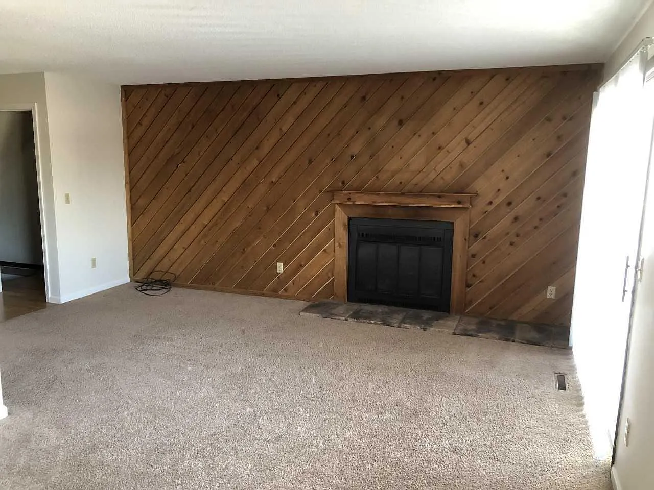 2 bed, 1.5 bath, 1360 sqft, $1,945 — Photo 3