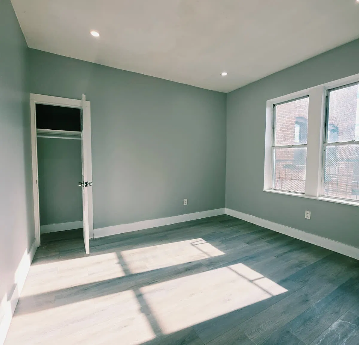 3 bed, 1000 sqft, $2,300 — Photo 1