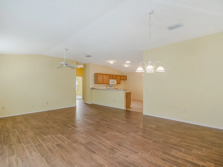 2454 Southern Oak St — Photo 7