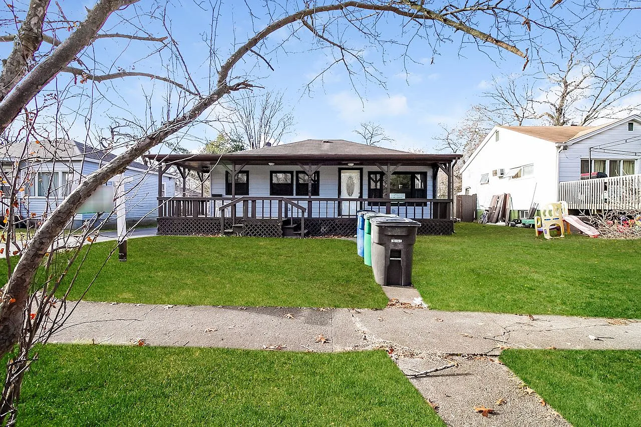 2716 Huntington St photo 1