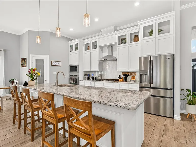 2445 Manuel Ln — Photo 12