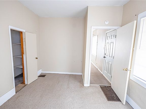 15th image of 713 N Franklin St