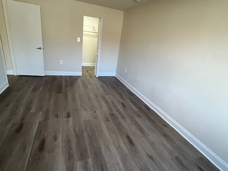 Woods Edge Apartments — Photo 41