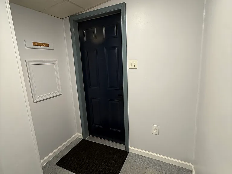 900 W Walnut St — Photo 9