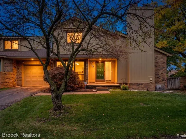 1624 S Hill Cir #14, Bloomfield Hills, MI 48304