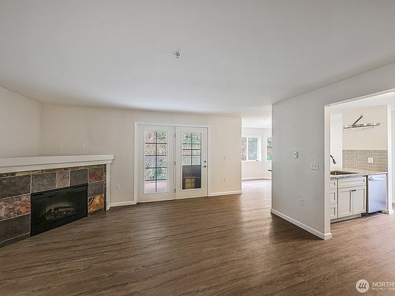 4th image of 715 Harrington Place SE #2140