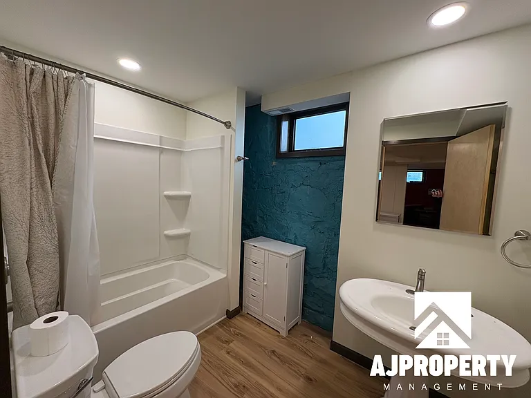 119 N Summit Ave — Photo 20