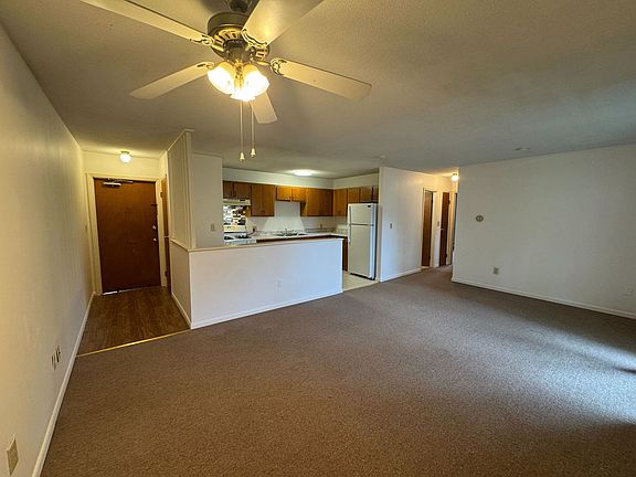 5th image of 382 River St #3B