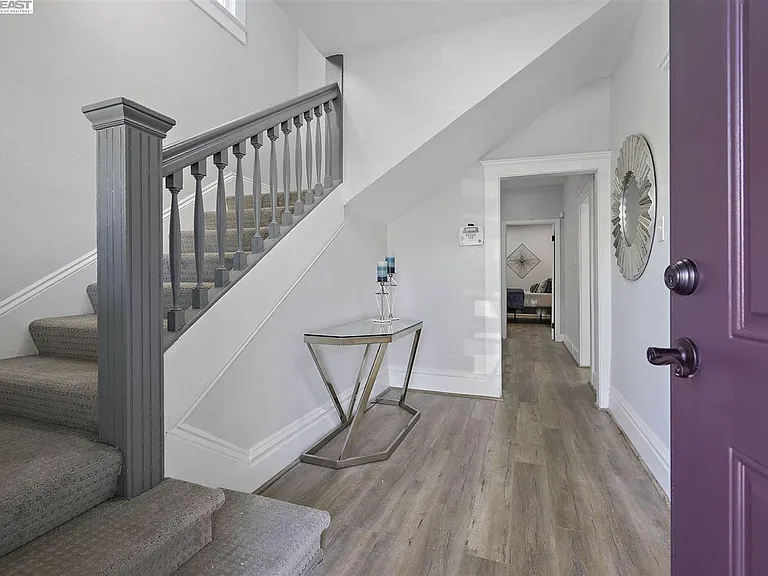 871 35th St — Photo 3