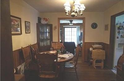 4th image of 922 Glen Way