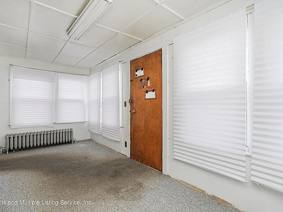 4th image of 92 Cloverdale Ave
