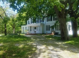 654 Hill St, Southampton, NY 11968