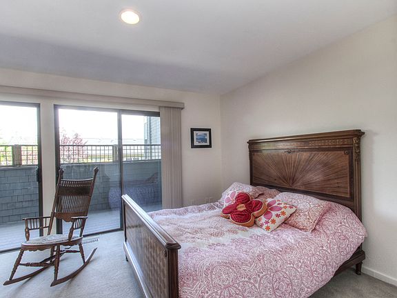 5th image of 2019 E Cliff Dr