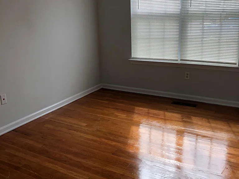 886 Mildred Pl NW — Photo 2