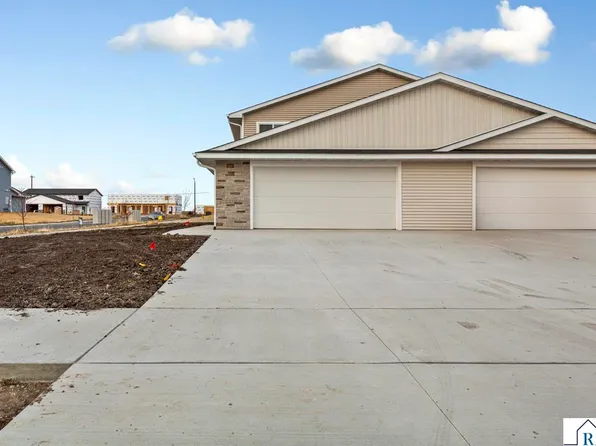 3202 Noble Dr, Mankato, MN 56001