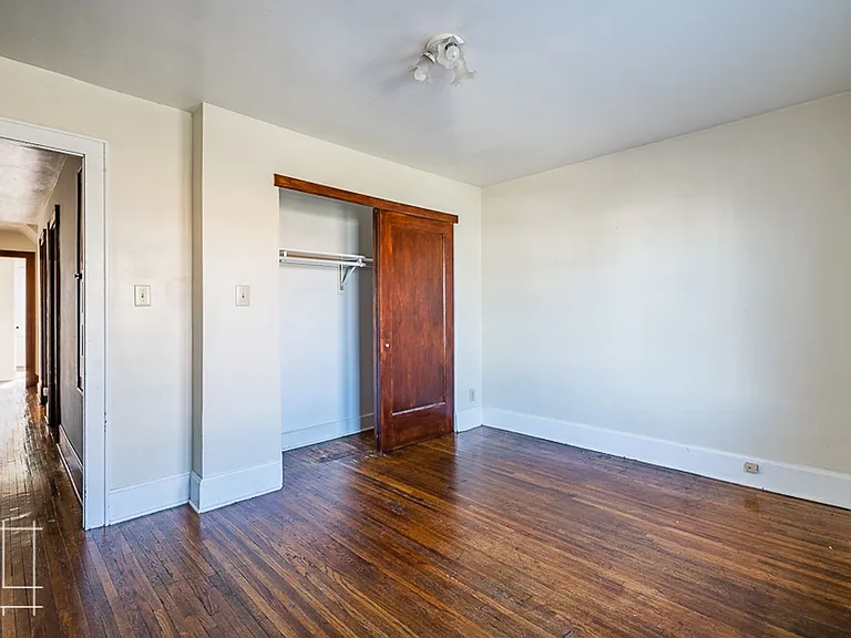 1448 Summit St — Photo 32