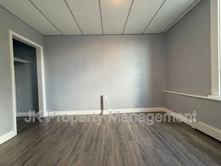 809 15th St #202 — Photo 21
