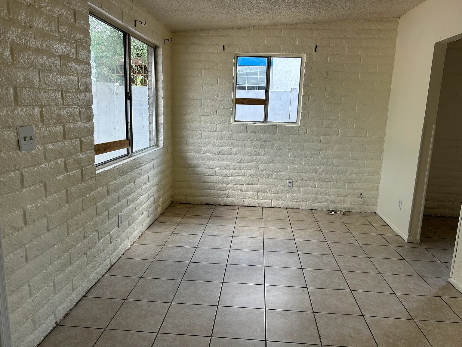 365 W 1st St — Photo 2