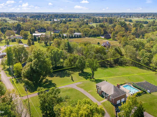 2912 Axton Ln, Goshen, KY 40026