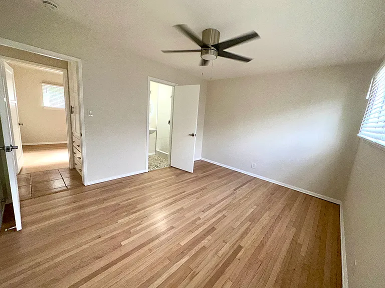 1033 Pearl St #1 — Photo 16
