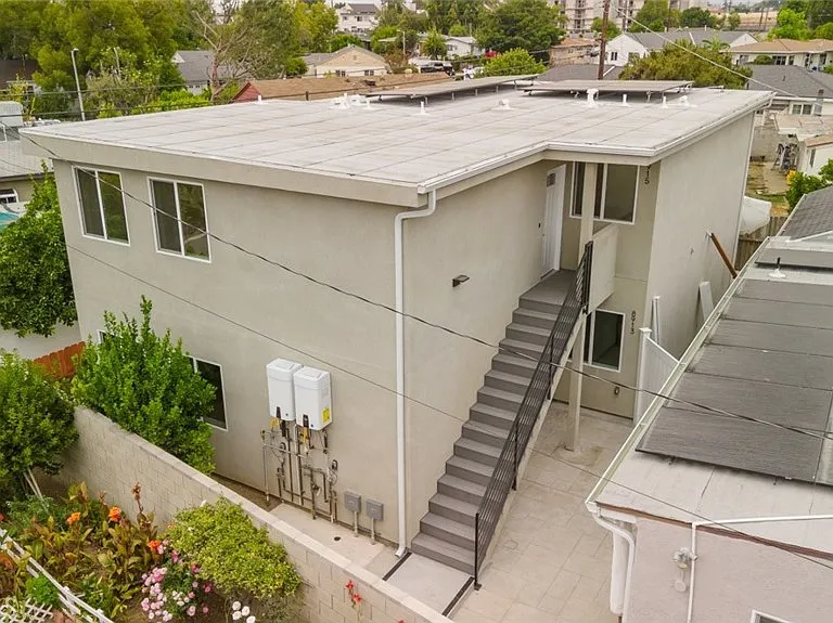 8915 Wakefield Ave — Photo 20