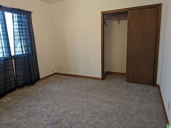 5th image of 519 S Cornelia St