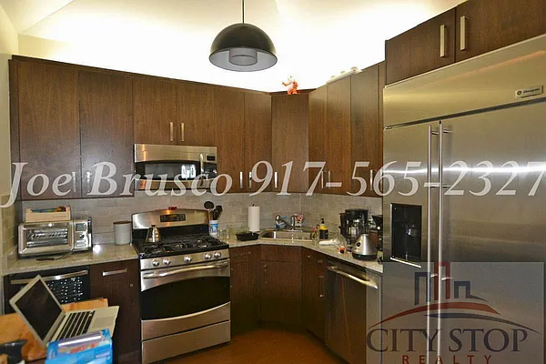Rented by City Stop Realty | media 98