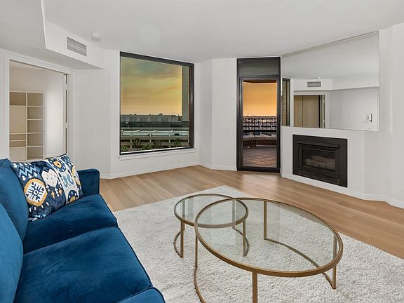 4th image of 500 W Harbor Dr Unit 1008