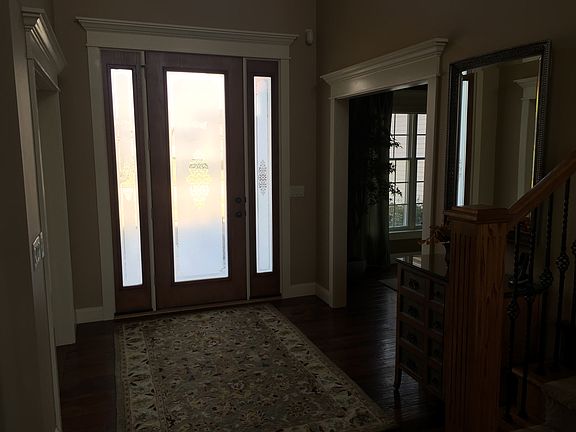 3rd image of 3703 Helen Dr