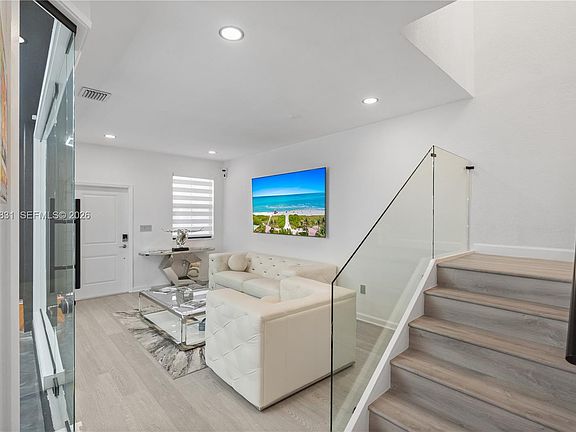 5th image of 28500 SW 133rd Path