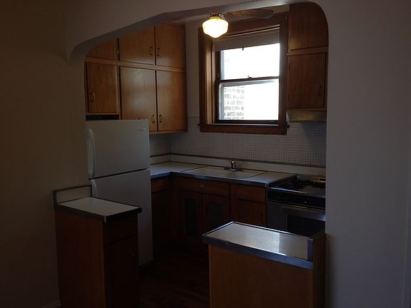 5th image of 3320 N Menard Ave