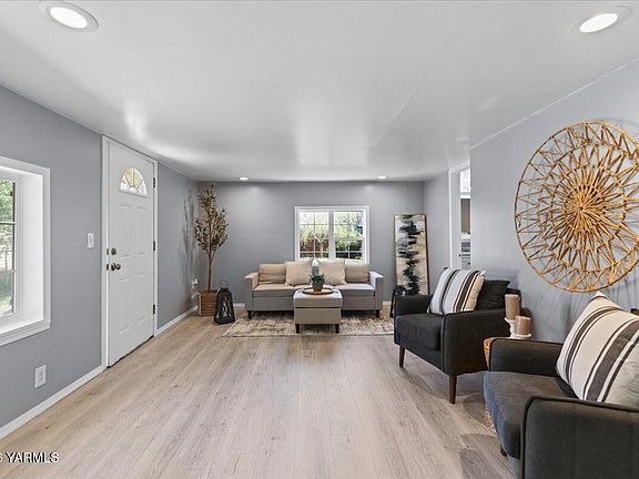 5th image of 609 S 13th St