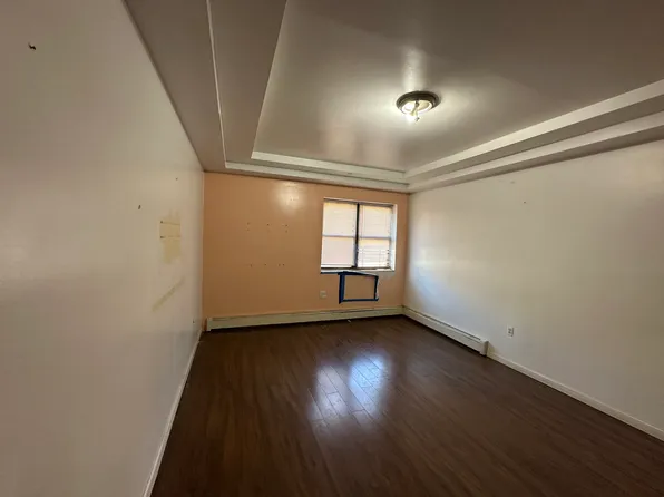 901 East 180th Street image 4 of 9