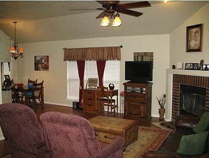 Vaulted Cieling, Fireplace / Masonary wood burning