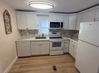 6 Center St, Brimfield, MA 01010