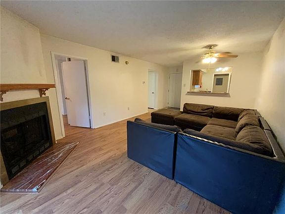 5th image of 701 Fairfax Dr APT 206