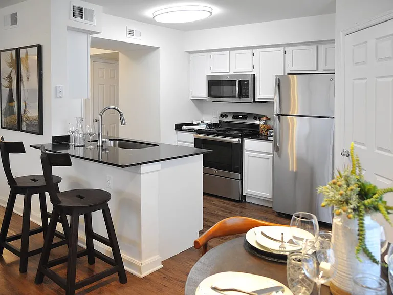 Bridlewood On Westland Apartments — Photo 29