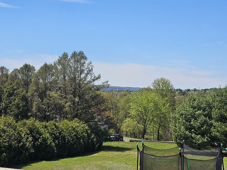 224 Laurel Dr — Photo 21