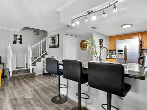 9050 NW 28th Street #123, Coral Springs, FL 33065