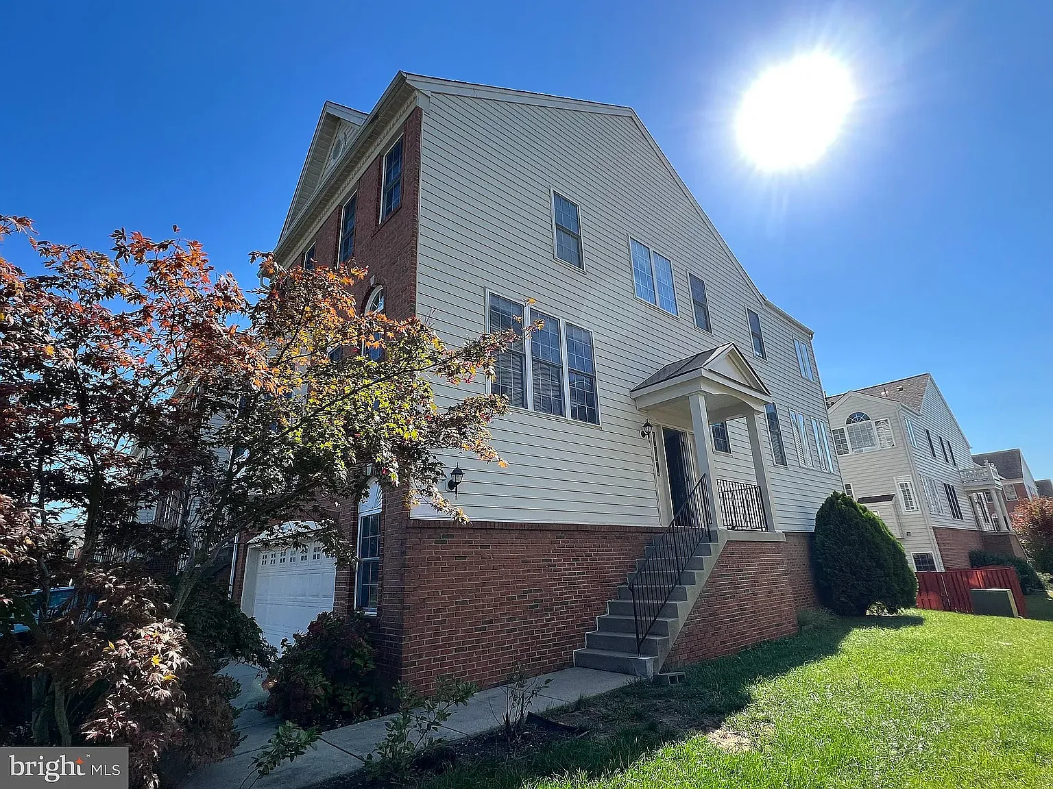 3 bed, 2.5 bath, 2800 sqft, $3,000 — Photo 2