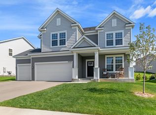 10318 McGregor Blvd, Woodbury, MN 55129