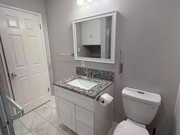 4th image of 1244 N Hollywood Way