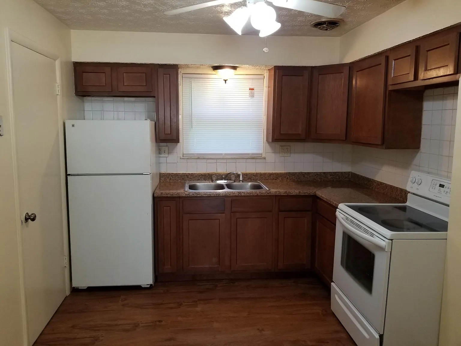 2 bed, 176 sqft, $1,100 — Photo 4