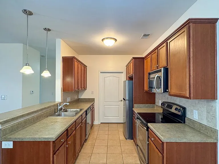 2641 McArthur Landing Cir #103 — Photo 4