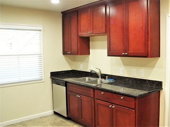 3rd image of 951 Heartwood Ave