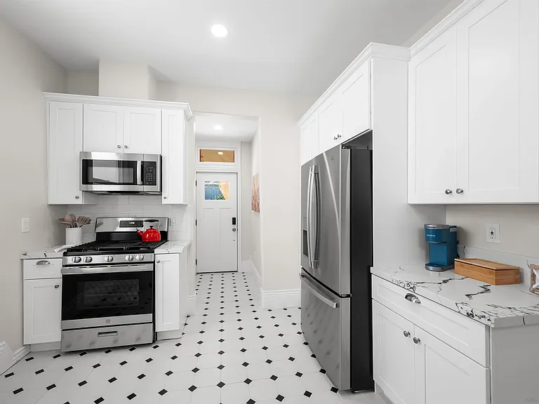 2251 Brant St — Photo 8
